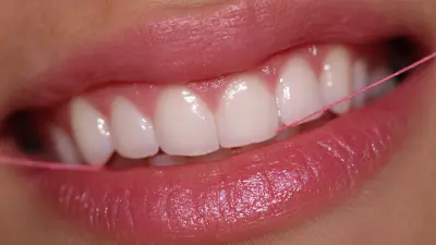 Floss ToothPick Versus Traditional Dental Floss Which is More Effective for Oral Hygiene